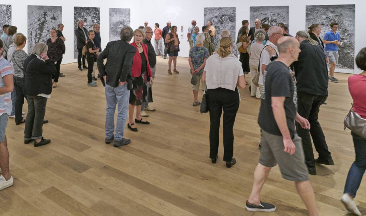 Bethan Huws, Forest, 2008–2009, At The Base of the Brain There Is a Fountain, 2008–2015 © 2018 Bethan Huws, ProLitteris, Zürich; Foto: Daniel Spehr