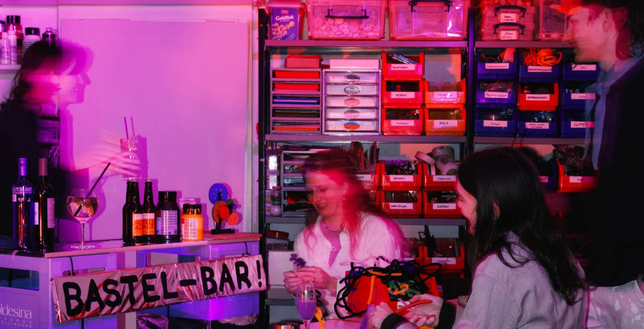 Bastel Bar | Labouring Bodies
